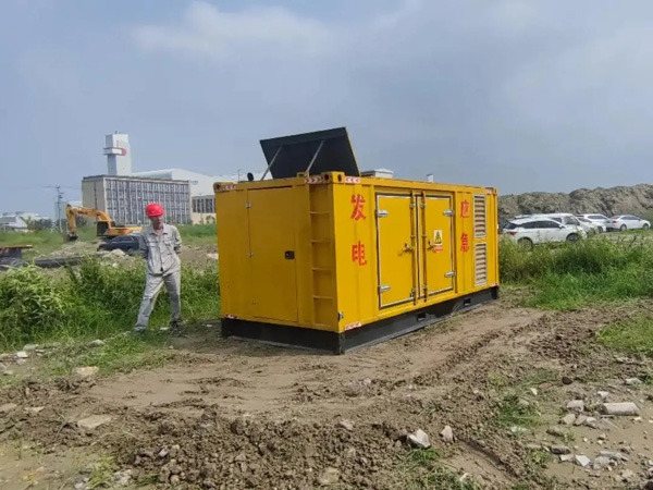 西青200KW柴油发电机机组每小时的油耗量受哪些因素影响？